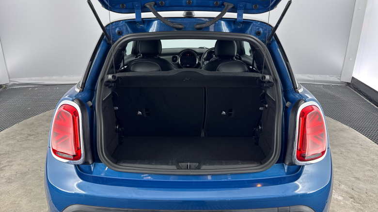 MINI Hatchback 1.5 Cooper Exclusive 3dr Auto Petrol Hatchback